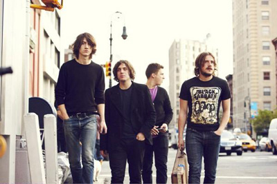 ARCTIC MONKEYS、新曲「Brick By Brick」を発表。