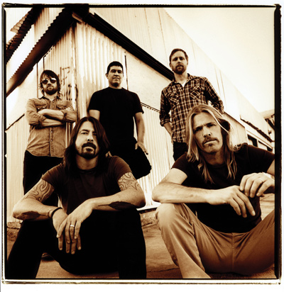 FOO FIGHTERS、ニューアルバム『Wasting Light』全曲をストリーミングで公開！発売は4/20。