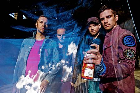COLDPLAY、BEASTIE BOYSのMCAへ「Fight For Your Right」を捧げる