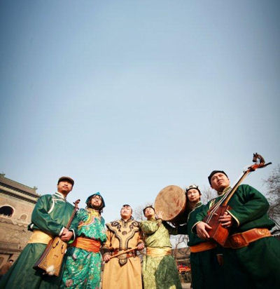 モンゴル・ロック・バンドHANGGAI、来日公演が決定