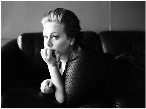Adele『21』2000万枚突破、21世紀3枚目の快挙達成