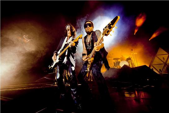 14年ぶりの来日公演を控えたLenny KravitzがSLASH、Joe Perryと競演。