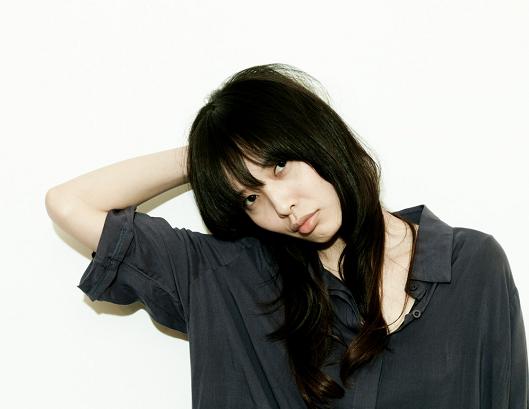 阿部芙蓉美の本日リリースのセカンド・アルバム「沈黙の恋人」に、照井利幸（元BJC）、レキシらから推薦コメントが到着。そしてリリース記念ワンマンも決定