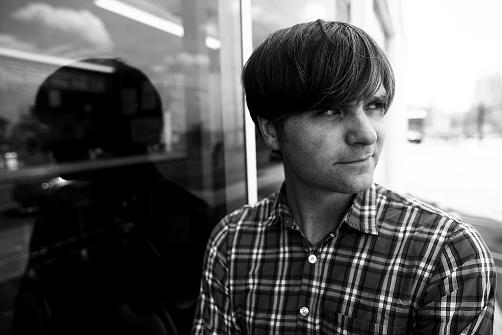 DEATH CAB FOR CUTIEのフロントマン、Benjamin Gibbardのソロ作からAimee Mannをフィーチャリングした「BIGGER THAN LOVE」とTrio Ellasをフィーチャリングした「SOMETHING'S RATTLING (COWPOKE)」の先行試聴開始！