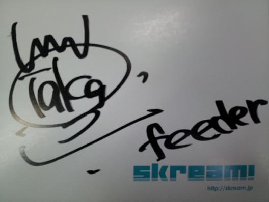 【RT＆フォローで応募完了！】FEEDER＆MUDY APESのベーシストTaka Hiroseから来日時にいただいた貴重なサイン色紙をプレゼント！