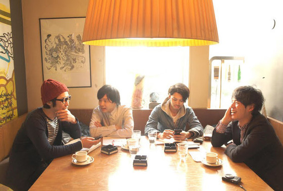 結成してわずか6ヶ月でサマソニに出演を果たしたGOODWARPが、1stミニ・アルバム『SOUND FROM A DINGDONG』を5/15にリリース