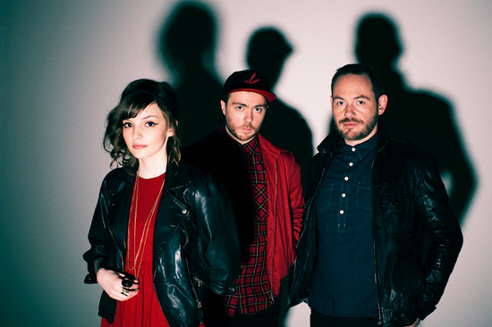 サマソニで来日間近の注目のエレクトロ・ポップ・バンドCHVRCHES、デビュー・アルバム『The Bones Of What You Believe』を9月にリリースすることを発表