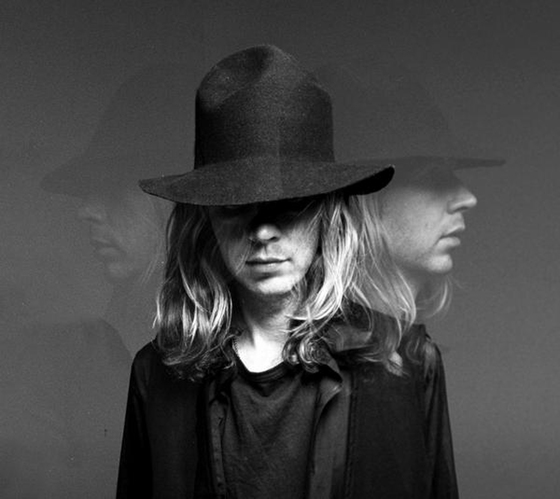 BECK、新曲『I Won't Be Long』の音源を公開。楽譜で発表したアルバム『Song Reader』の収録曲を実演するライヴを7/4にロンドンにて開催予定