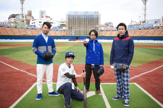 ASIAN KUNG-FU GENERATION、来月横浜スタジアムにて2days開催するメモリアル・ライヴで新曲2曲を披露。来場者に各日1曲DLできるシリアル・パスワード入りの記念カードを配布することを発表