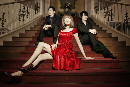 黒木渚 豪華ミュージシャンが多数参加の処女作 あたしの心臓あげる リリース