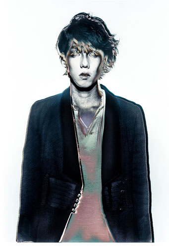 Illion The Beatlesもライヴを行った ドイツの老舗ライヴ ハウス Indra でショー