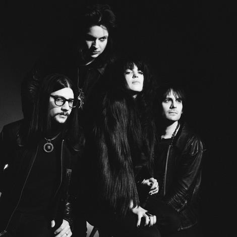 Jack White（ex-THE WHITE STRIPES）率いるTHE DEAD WEATHER、1/14にデジタル・リリースする新曲「Open Up (That's Enough)」の音源をフル公開