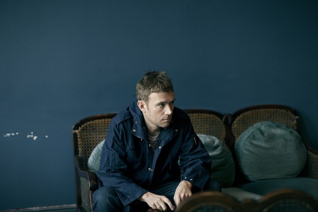 Damon Albarn（BLUR）、イギリスのラジオ番組でニュー・アルバム収録曲「Lonely Press Play」とTerry Jacksのカヴァー「Seasons in the Sun」を披露。セッション音源も公開