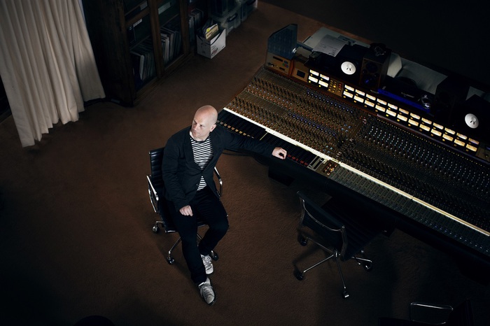 RADIOHEADのドラマーPhilip Selway、10/1に日本先行リリースされる2ndソロ・アルバム『Weatherhouse』より「It Will End In Tears」の音源公開