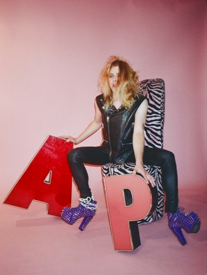 Ariel Pink、昨年リリースの1stソロ・アルバム『Pom Pom』より「Dayzed Inn Daydreams」のMV公開