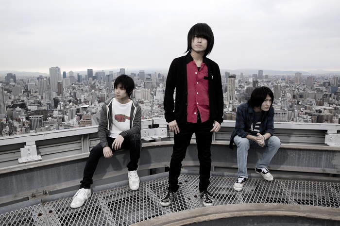 BURNOUT SYNDROMES、最新アルバムより表題曲「文學少女」のMV公開。ラジオ番組"SCHOOL OF LOCK !"との企画もスタート