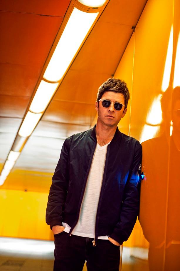 NOEL GALLAGHER'S HIGH FLYING BIRDS、アルバム未収録曲「Here's A Candle (For Your Birthday Cake)」の音源公開