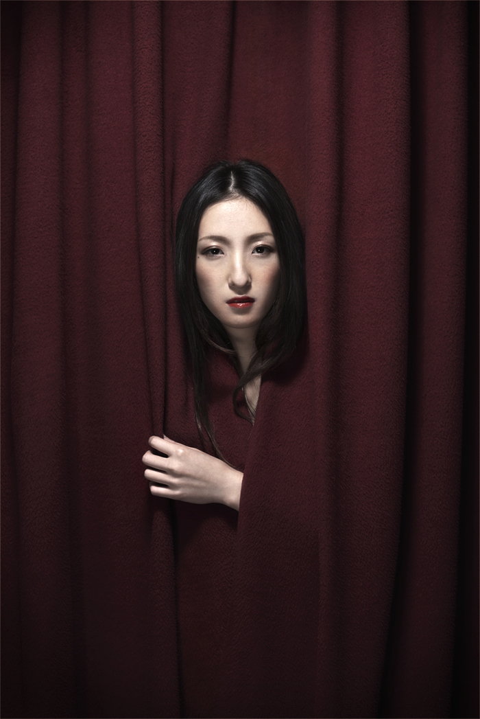 ピアノ弾き語りアーティスト 日食なつこ、来年1月より開催するワンマン・ツアー"目くらましツアー"にkomaki（wrong city / ex-tricot）の参加が決定