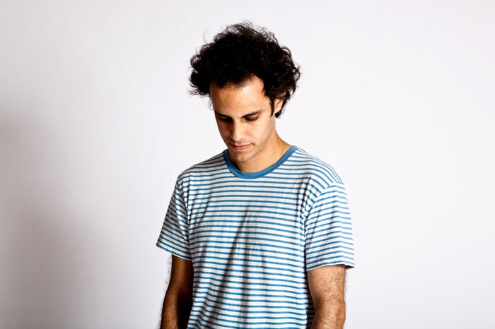 FOUR TET、新曲「Mothers」と「Disparate」の音源公開