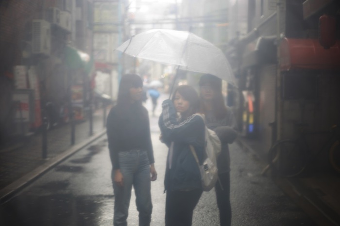 大阪発の新感覚ガールズ・バンド DIALUCK、フォーチューン・シングル『I AM WHO I AM』より「あの街まで」のMV公開