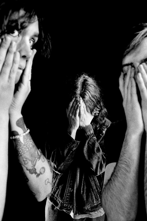 UKブライトン発の3人組サイケ・ロック・バンド THE WYTCHES、10/19に2ndアルバム『All Your Happy Life』の国内盤リリース決定