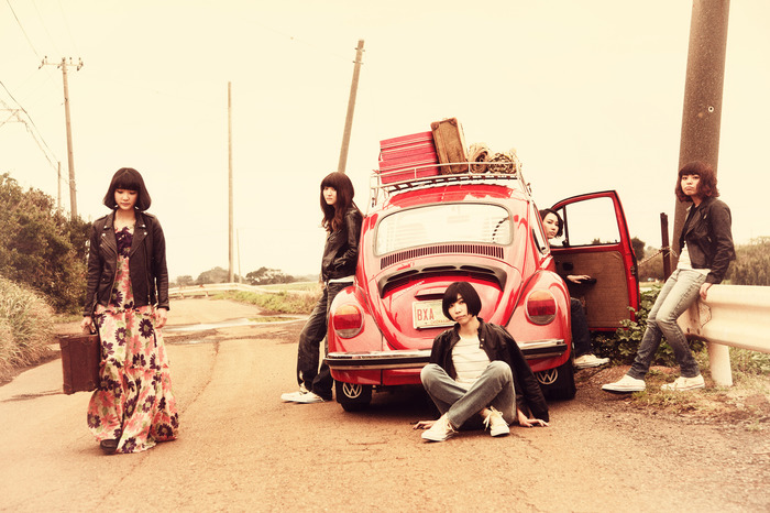 Drop's、名古屋CLUB UPSETでのワンマンを収録した初ライヴ・アルバム『IN LIVE SOMEWHERE』を9/16よりライヴ会場限定リリース