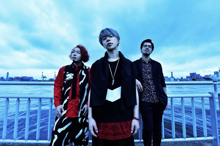 CIVILIAN、メジャー・デビュー・シングル表題曲「愛/憎」が"JAPAN COUNTDOWN"11月度EDテーマに決定。12/16に下北沢GARDENにて『愛/憎』コンセプト・ワンマン・ライヴも開催