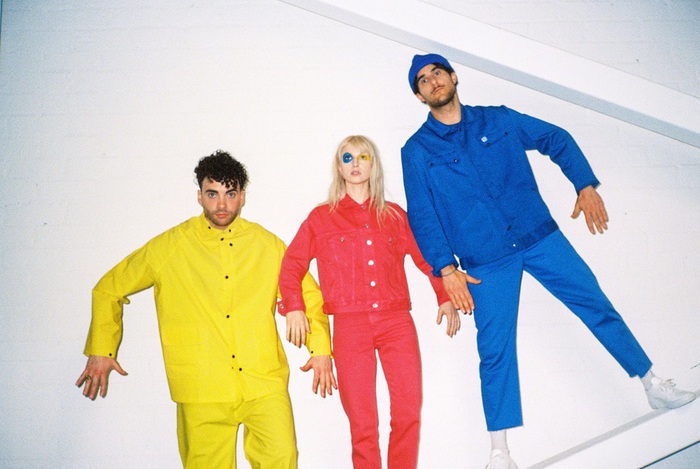 PARAMORE、米TV番組"Jimmy Kimmel Live"で披露した「Hard Times」＆「Ain't It Fun」のパフォーマンス映像公開