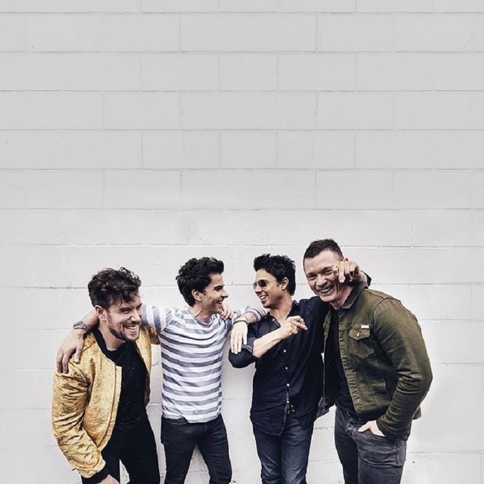 STEREOPHONICS、11/3リリースのニュー・アルバム『Scream Above The Sounds』より新曲「Caught By The Wind」のMV公開