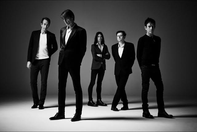 SUEDE、9/21リリースのニュー・アルバム『The Blue Hour』より「The Invisibles」MV公開