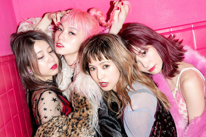 SCANDAL、12/24マイナビBLITZ赤坂にてクリスマス・ライヴ"BEST★Xmas 2018"開催決定