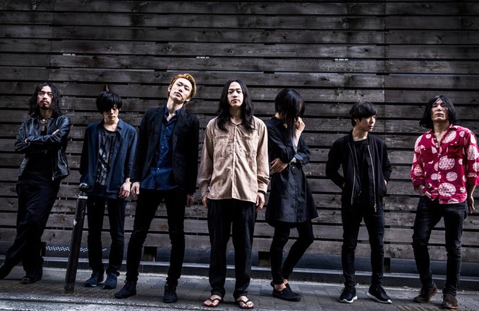 ジラフポット×LONE、スプリット・シングルより共作曲「Black's ONE」MV公開