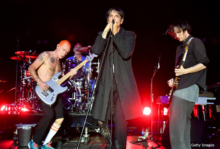 RED HOT CHILI PEPPERS、第61回グラミー賞授賞式でのPost Maloneとのコラボ・パフォーマンス映像公開