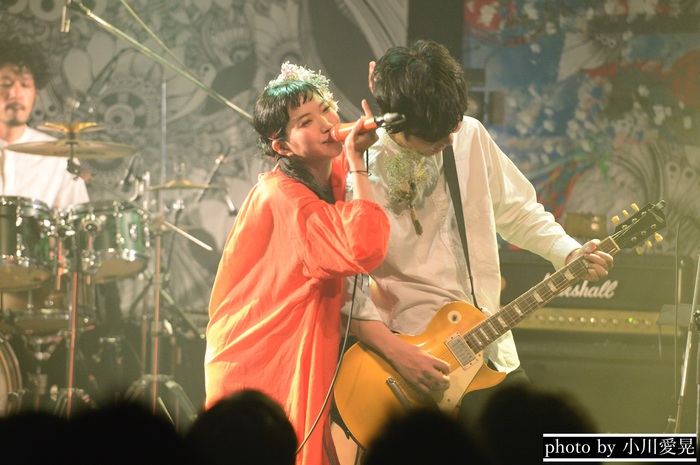 toitoitoi、スタジオ・ライヴ・アルバム『すべての舌打ちを投げキッスに』全18曲デジタル配信スタート