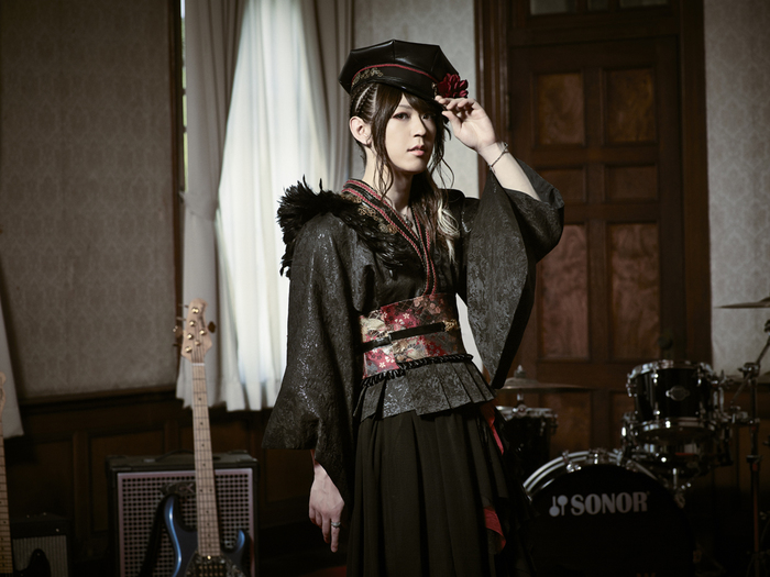 亜沙、9月よりアコースティック・ツアー"悠久哀歌"開催決定