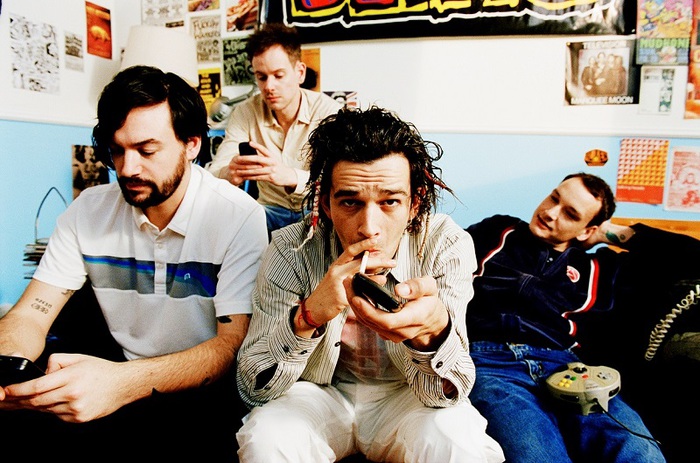 THE 1975、ニュー・アルバム『Notes On A Conditional Form』より「Jesus Christ 2005 God Bless America」公開