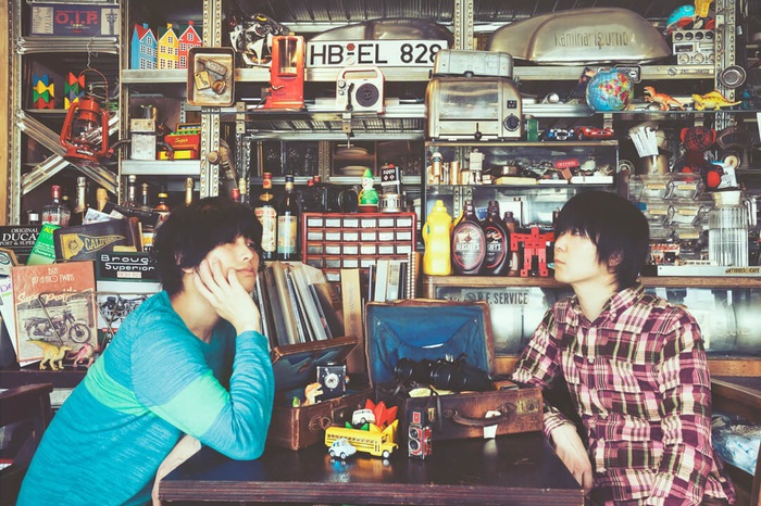 カミナリグモ、アルバム『SCRAPPY JEWELRY』より「手品の続き」MV公開。REC参加の神田雄一朗（鶴）、菅野信昭（FoZZtone）らとのエピソードを特設サイトにて掲載も