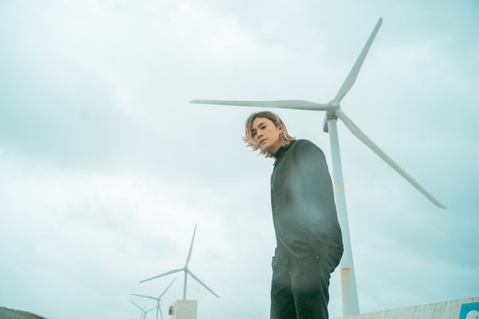 ROU、「Pain & Praise」先行配信＆ニューEP『ALLTANA』予約販売スタート。前作「Beginnings」MVも公開