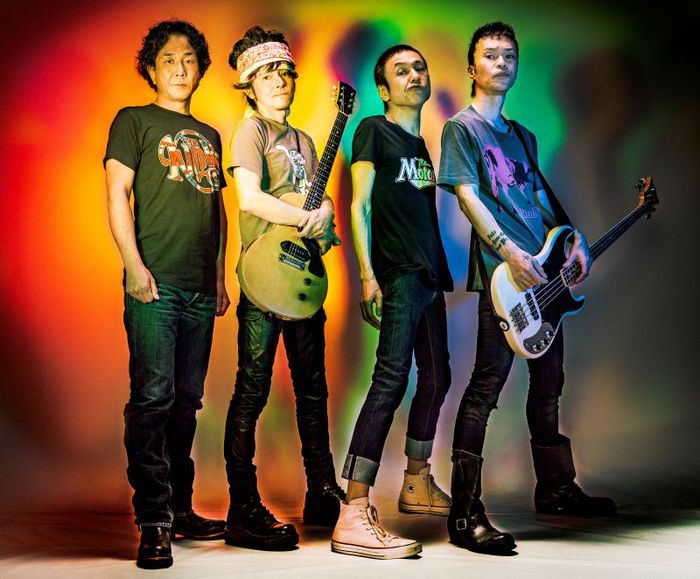 ザ・クロマニヨンズ、本日8/25リリースの"SIX KICKS ROCK&ROLL"第1弾シングルより表題曲「ドライブ GO!」MV公開。ジャケット・デザイン制作密着映像も