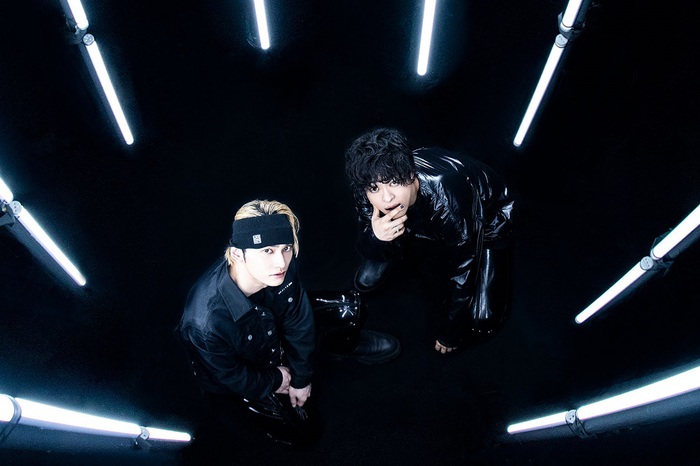SKY-HI × 山中拓也（THE ORAL CIGARETTES）によるコラボレーション曲「Dive To World」MVが明日9/1 20時半よりプレミア公開。コラボ・インスタライブも決定