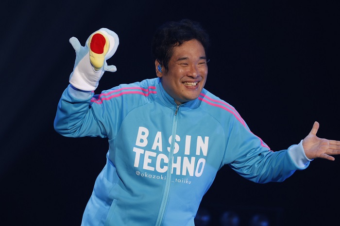 岡崎体育、3月にワンマン・ツアー"実写版 クッキングばぁば"開催決定