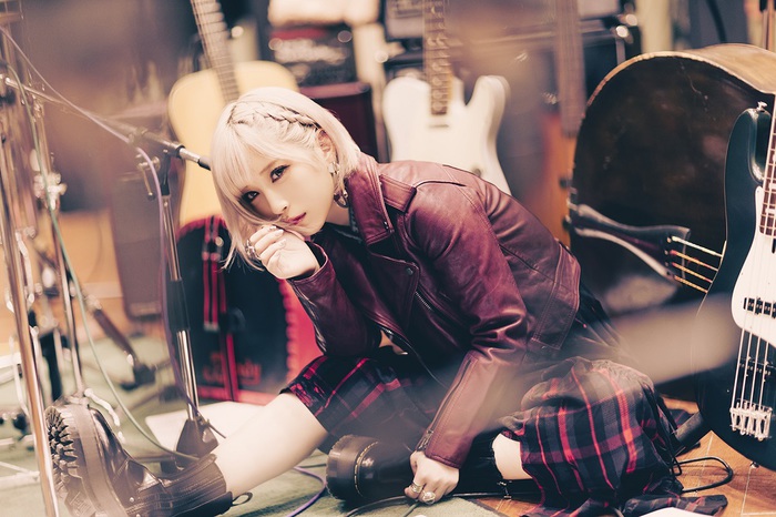 ReoNa、ニューEP『Naked』収録曲「テディ」先行配信スタート＆リリック・ビデオ公開