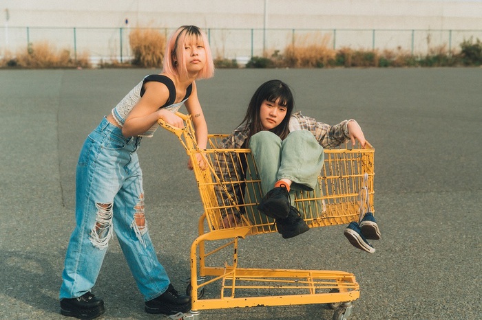 THEティバ、本日5/25リリースの1stフル・アルバム『On This Planet』より「After the Midnight」MV公開