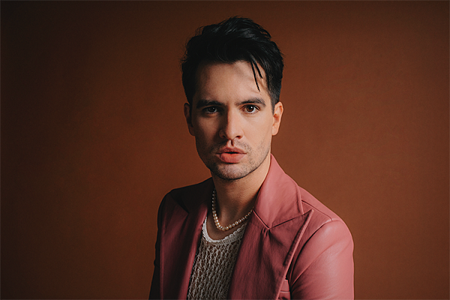 PANIC! AT THE DISCO、8/19リリースのニュー・アルバム『Viva Las Vengeance』より「Middle Of A Breakup」MV公開