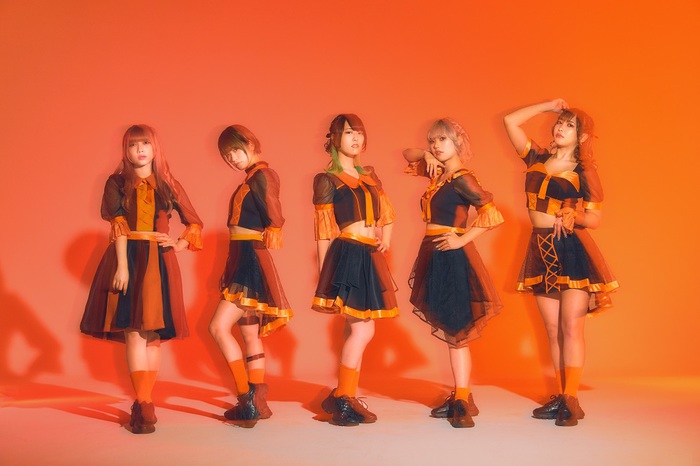 5人組ガールズ・ユニット LYSM、1stミニ・アルバム『∞』全曲ティーザー＆メンバー 一宮えま作ジャケット公開。初回盤ジャケットはメンバー平均顔イラストに