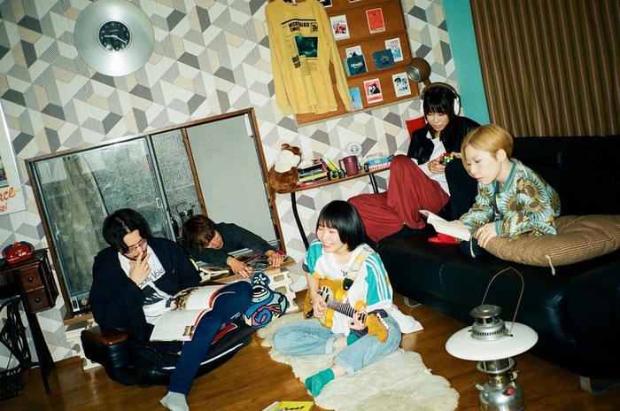 ネクライトーキー、ミニ・アルバム『MEMORIES2』より「だれかとぼくら」ライヴ映像公開