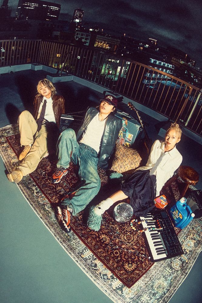 DURDN、新体制3作目となる新曲「JellyFish」8/27デジタル・リリース発表。テーマは"受動的なようで能動的であること"。新アーティスト写真も公開