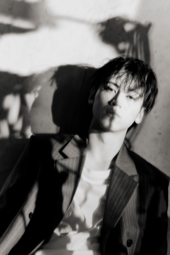 れん、永瀬莉子×藤原大祐W主演ドラマ"透明な夜に駆ける君と、目に見えない恋をした。"OP主題歌「懸想歌」1/28配信リリース決定