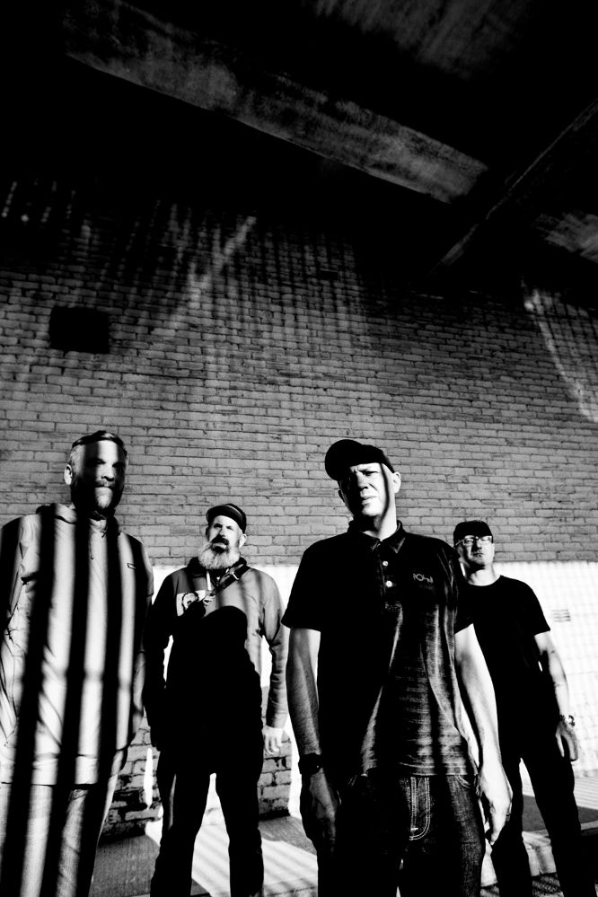 MOGWAI、バンドと自らのレーベル"Rock Action Records"30周年記念しデビュー・シングル「Tuner」未公開映像フィーチャーしたニュー・ビデオ公開