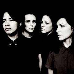 世界中のメディアが注目するロンドン発女性4人組ポスト・パンク・バンド SAVAGES、5月22日アルバム・デビュー